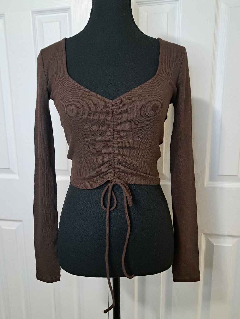 Zara Brown Long Sleeve Ruched Cropped Tee Womens Size Medium Ribbed Fitted Top